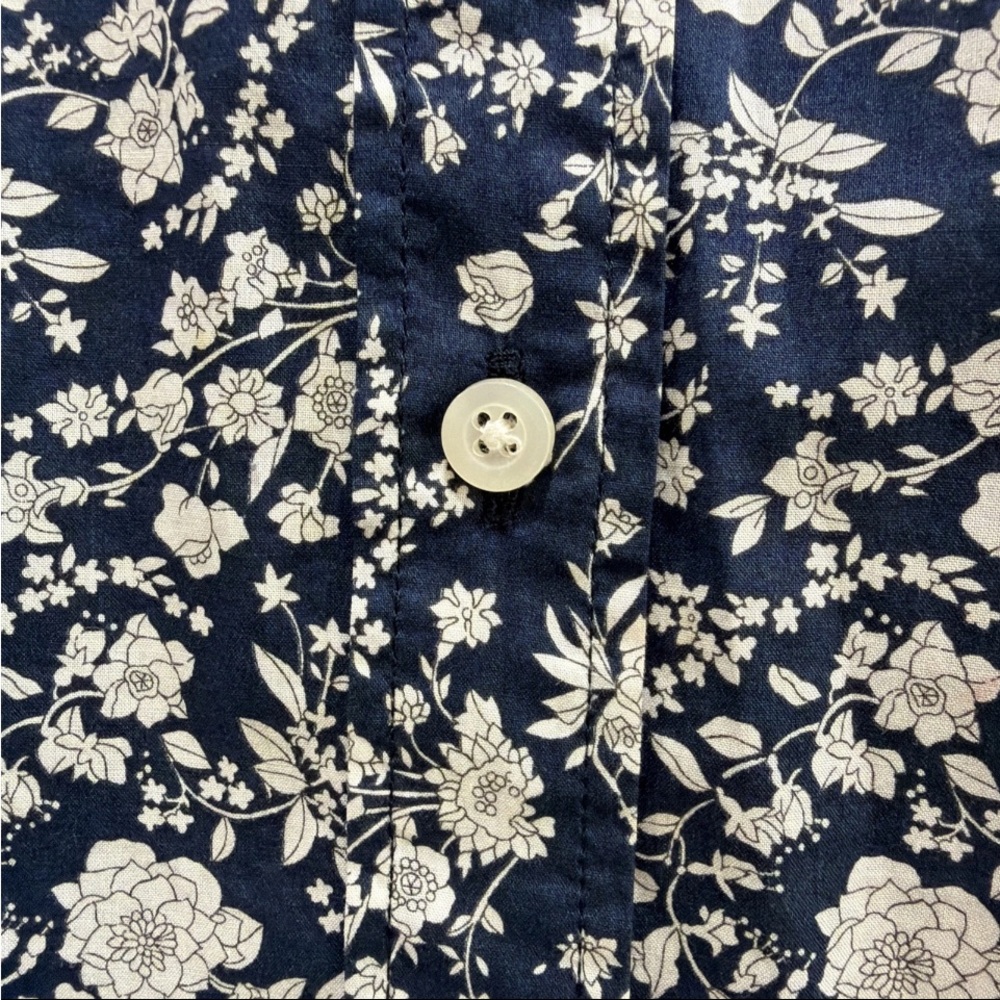J. Crew Liberty Fabrics Navy and White Floral Women’s Longsleeve Button Up Shirt - Picture 8 of 10